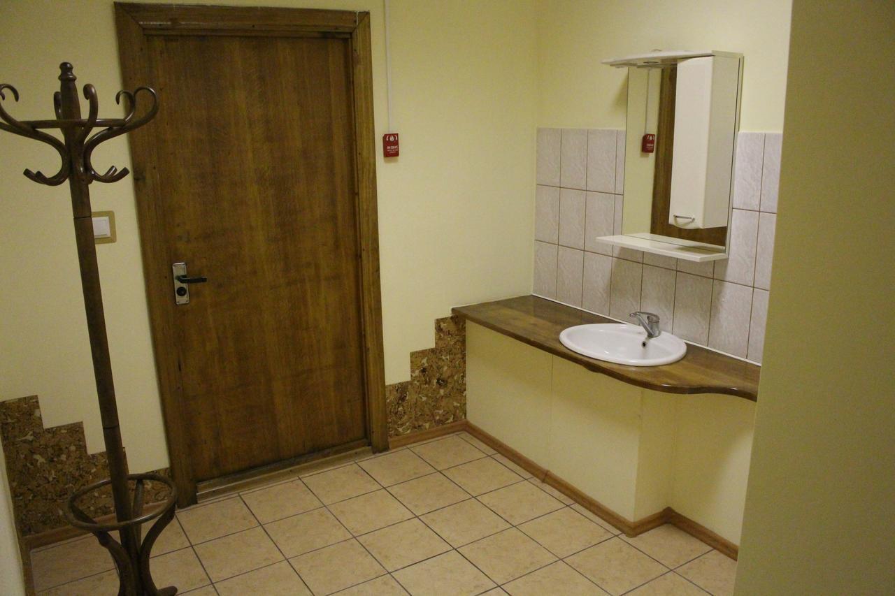 Rooms For Rent On Vokzal เบรสต์ ภายนอก รูปภาพ
